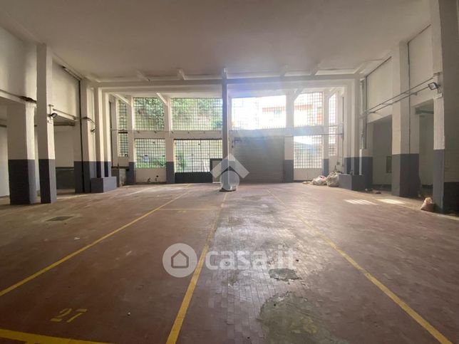 Capannone in commerciale in Via Aldo Manuzio
