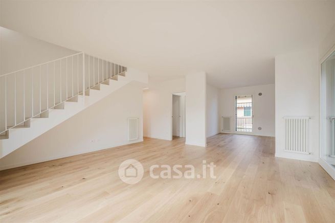 Loft in residenziale in Via Santo Stefano 8