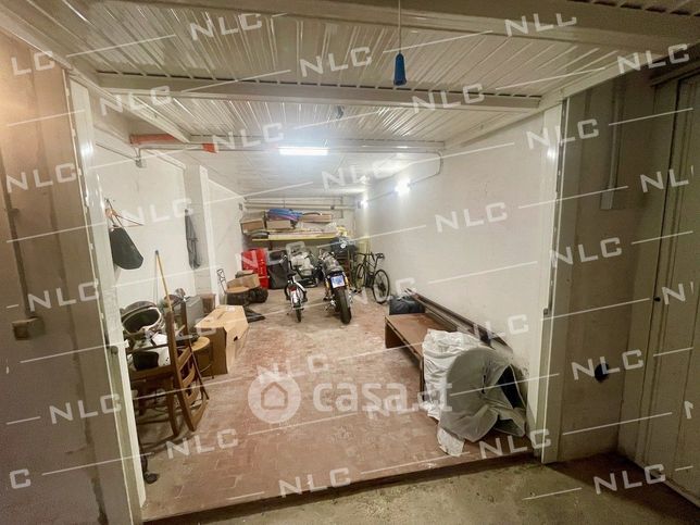 Box/posto auto in residenziale in Via Vercelli 15