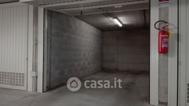 Garage/posto auto in residenziale in Via Mario Miretti