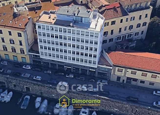 Ufficio in commerciale in Scali Manzoni 19