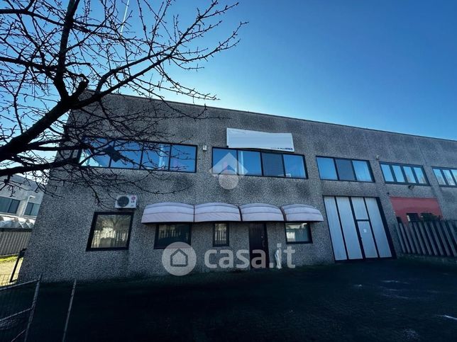 Capannone in commerciale in Via Niccolò Copernico 9