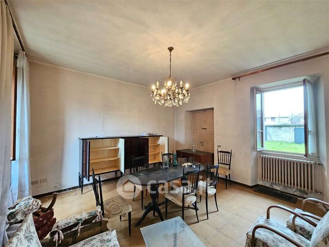 Casa bi/trifamiliare in residenziale in Via C. Menotti 4