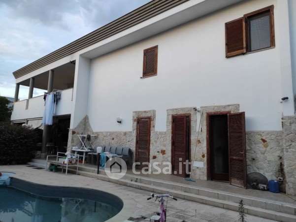 Villetta a schiera in residenziale in Via Monte D'Alba