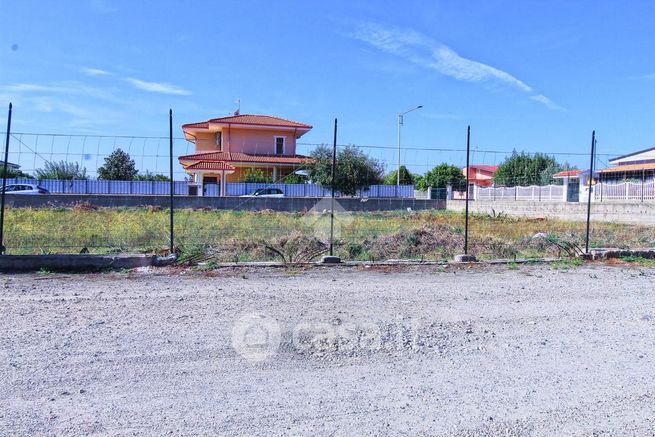 Terreno edificabile in residenziale in Via Magna Grecia 1