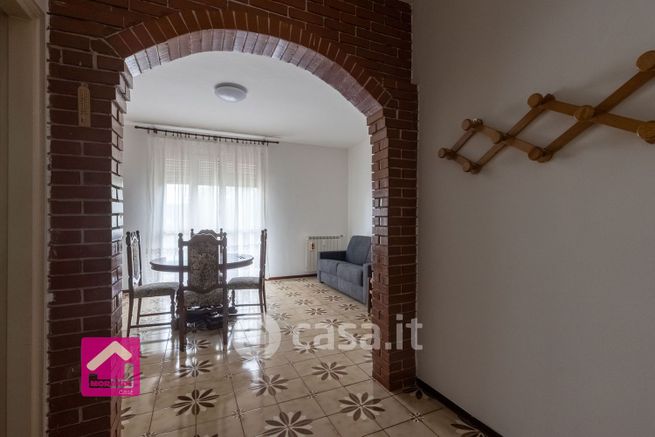Appartamento in residenziale in Via Luigi Gadola 9