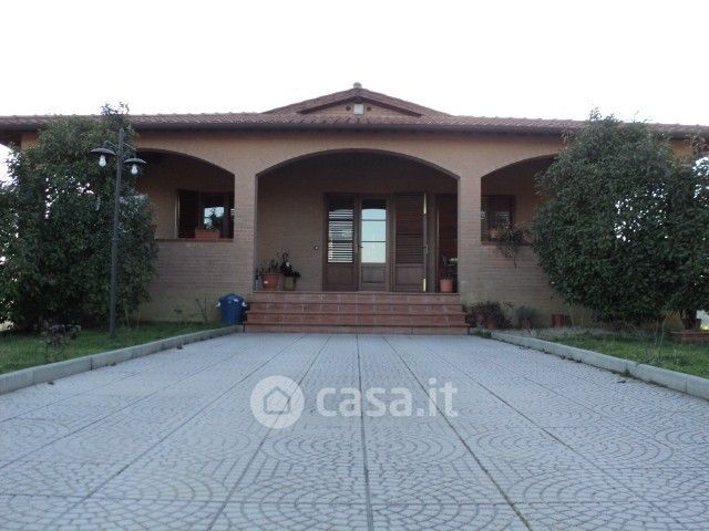 Villa in residenziale in 