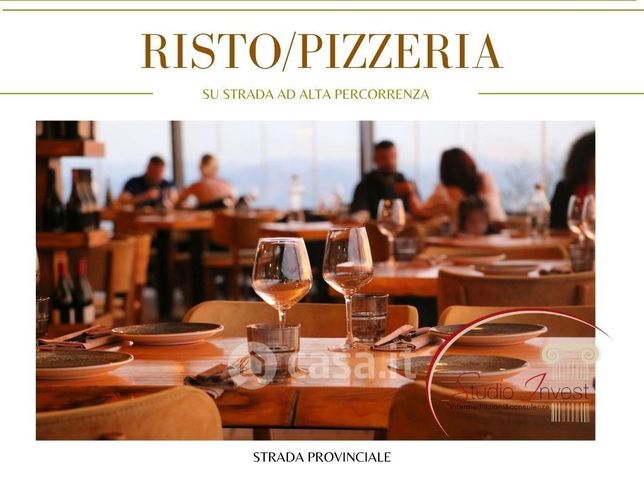 Attivitã /licenza (con o senza mura) in commerciale in 