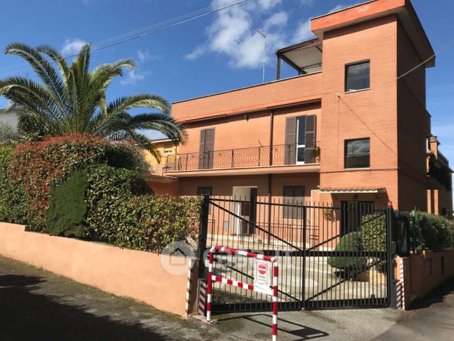 Appartamento in residenziale in Via Alberto Colantuoni