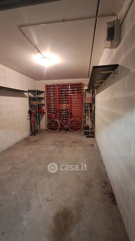 Box/posto auto in residenziale in Via Fratelli Canepa 12