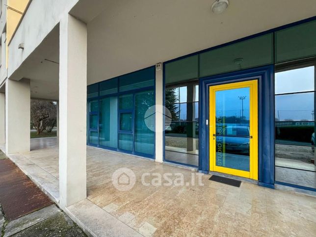 Ufficio in commerciale in Via I Maggio 1
