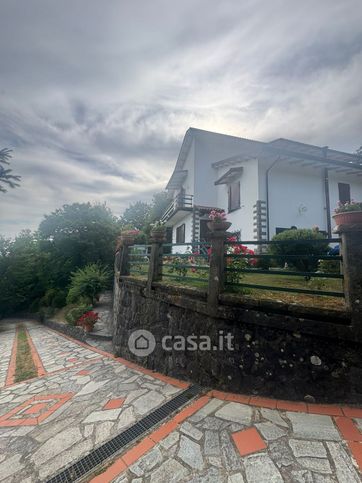 Villa in residenziale in Via Bolognese