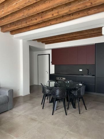 Appartamento in residenziale in Via E. Tito