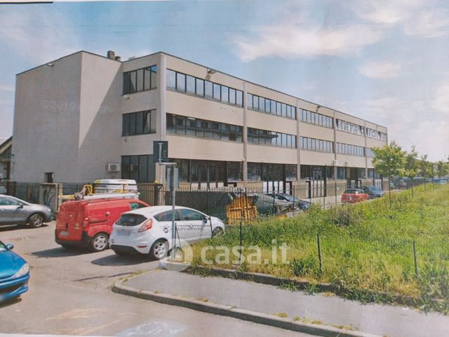 Ufficio in commerciale in Via Michelangelo Buonarroti 27