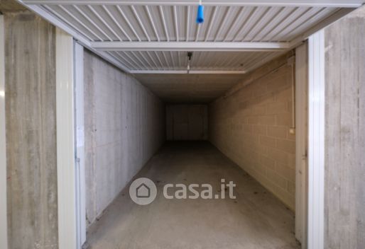 Box/posto auto in residenziale in Via Wolfgang Amadeus Mozart 10