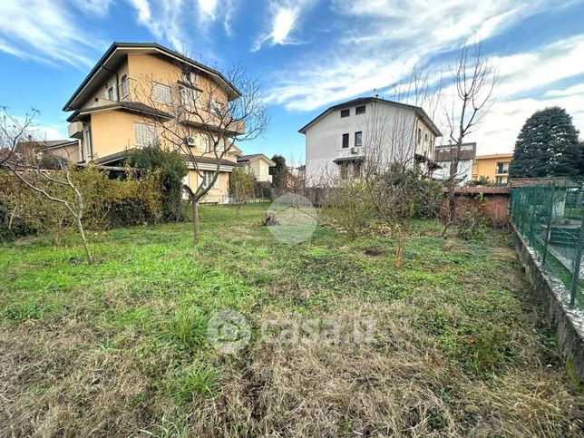 Terreno edificabile in residenziale in Via V. Gioberti 11