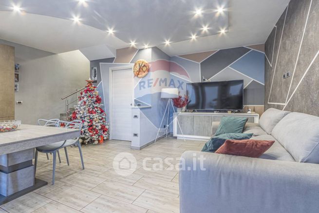 Casa bi/trifamiliare in residenziale in Via XXV Aprile 42