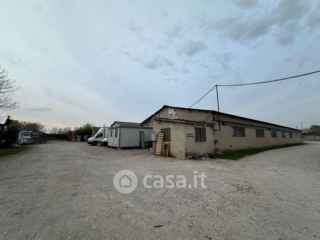 Capannone in commerciale in Via Gaetano Bellotti