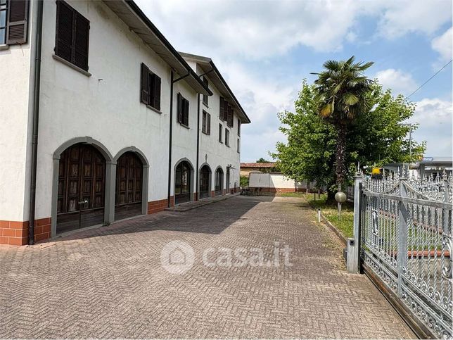 Appartamento in residenziale in Viale Suardi 47