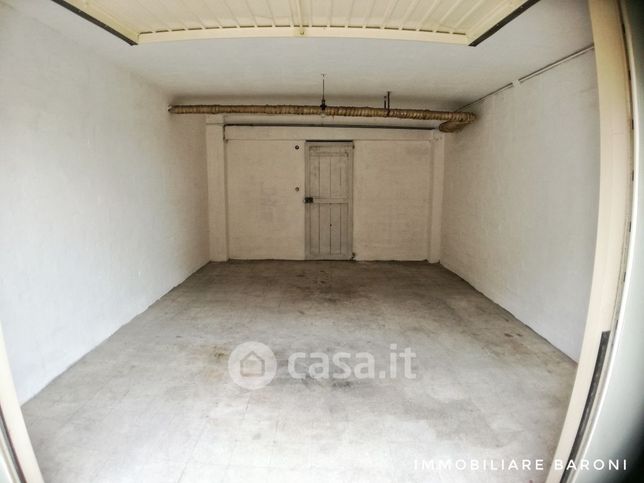 Box/posto auto in residenziale in Via Brigata Macerata 85