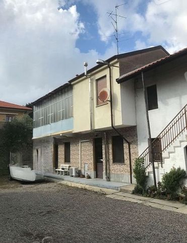 Casa indipendente in residenziale in Via Edmondo de Amicis 20