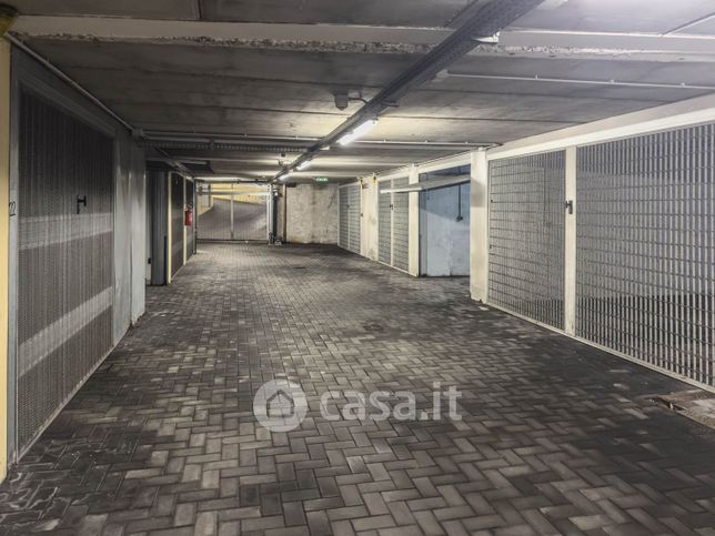 Box/posto auto in residenziale in