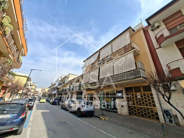 Appartamento in residenziale in Via Ercole Cantone 34