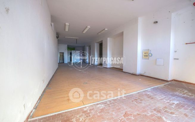 Capannone in commerciale in Via Antelmo Severini
