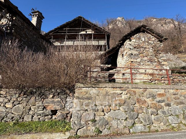 Casa indipendente in residenziale in Località Pirambel