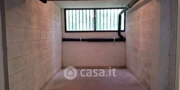 Garage/posto auto in residenziale in Via Nino Taranto 59