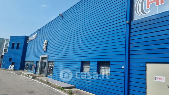 Capannone in commerciale in Via Nazionale