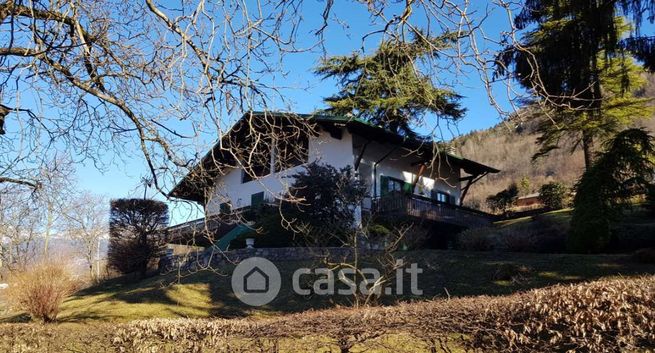 Villa in residenziale in Via Sante Calvi