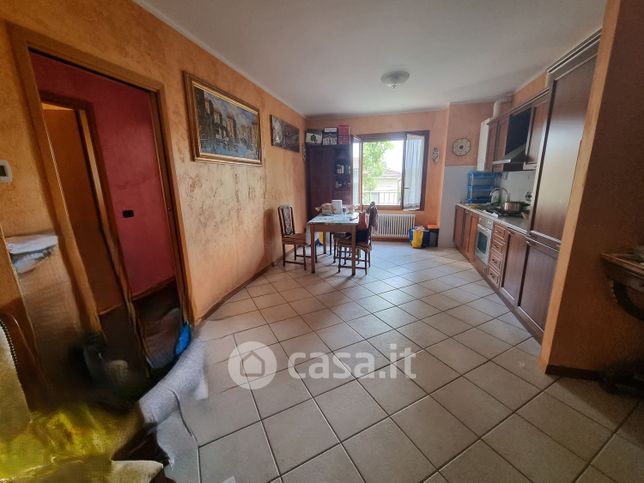 Appartamento in residenziale in Via L. Reverberi