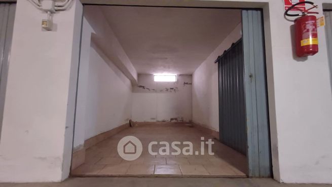 Garage/posto auto in residenziale in Via Piave 25