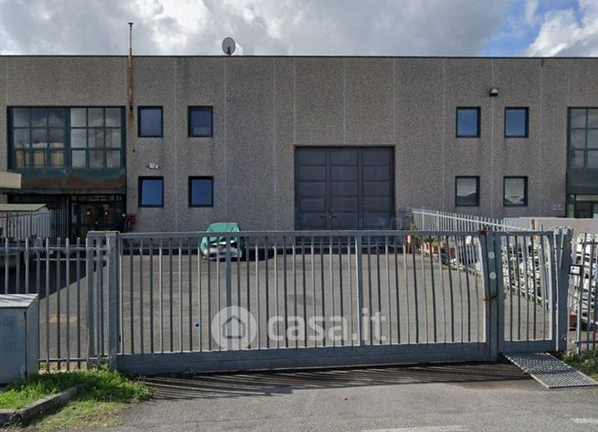 Capannone in commerciale in Via Edoardo Amaldi 19 -15