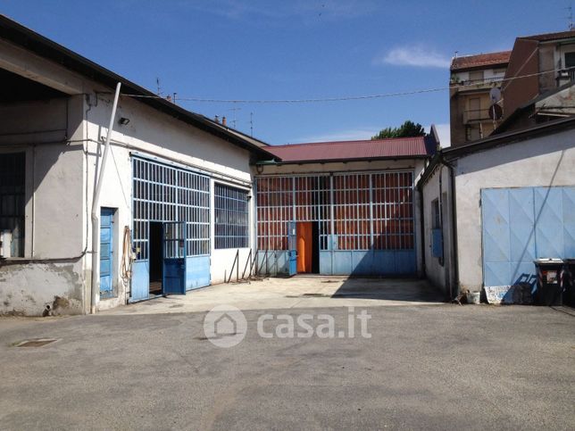 Capannone in commerciale in Corso Duca D'Aosta