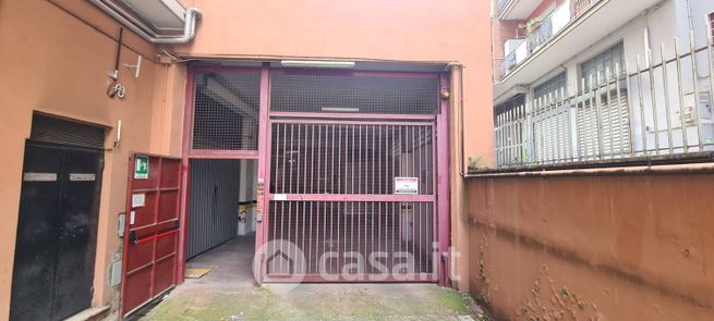 Garage/posto auto in residenziale in Via Pasquale Revoltella