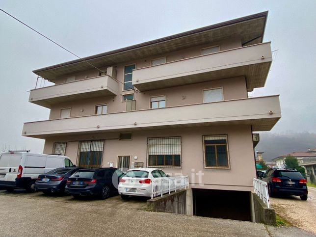 Appartamento in residenziale in Via A. Fogazzaro 60