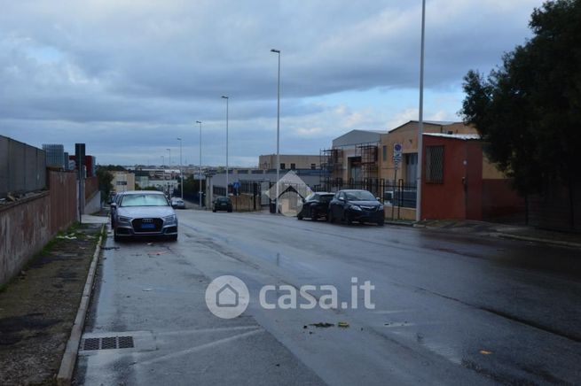 Ufficio in commerciale in Viale Elmas