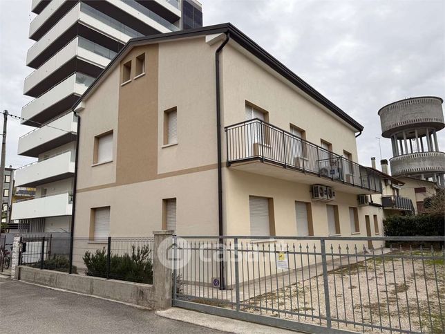 Appartamento in residenziale in Piazza Trento