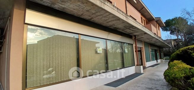 Ufficio in commerciale in Via Gabriele D'Annunzio 3