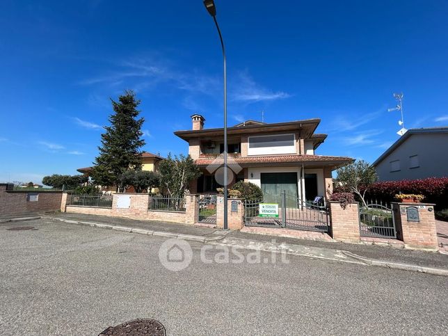 Casa indipendente in residenziale in Via Fratelli Biancoli 65