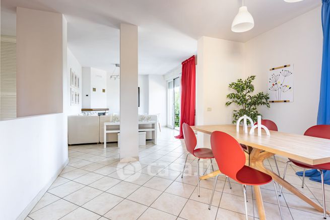 Casa bi/trifamiliare in residenziale in Via Trieste 153