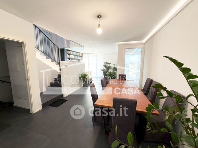 Casa bi/trifamiliare in residenziale in Via Marignana