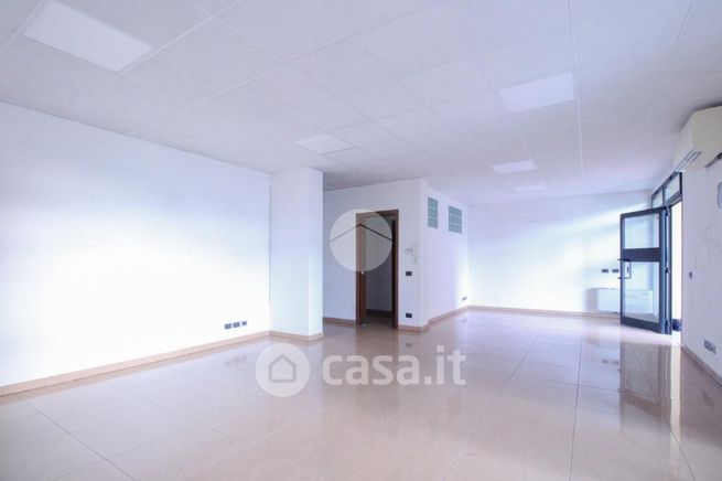 Ufficio in commerciale in Circonvallazione A 1