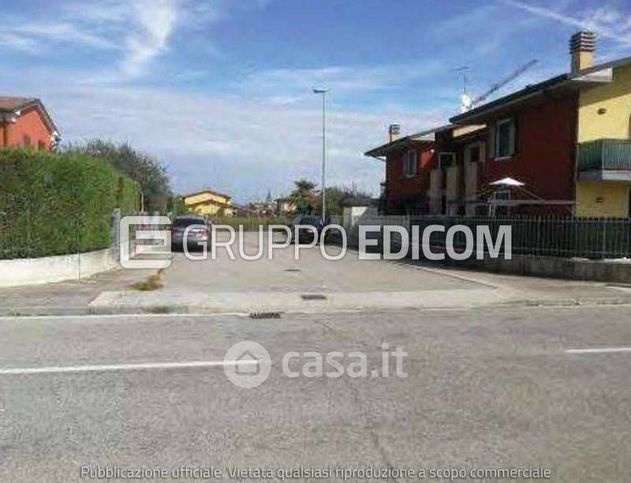 Terreno agricolo in commerciale in Via Pontida