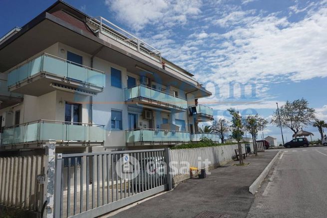 Appartamento in residenziale in Via del Mare 25