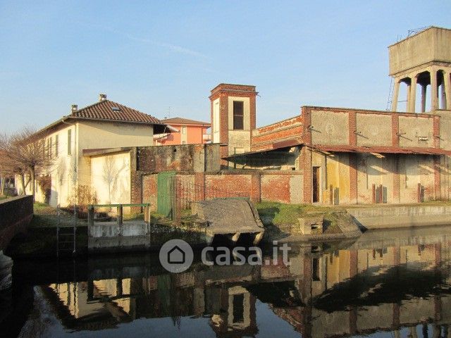 Capannone in commerciale in Via Alessandro Volta 10 E