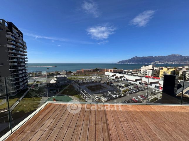 Appartamento in residenziale in Via Generale Clark 47