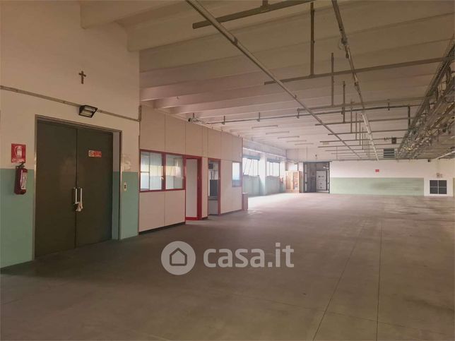 Capannone in commerciale in Viale Professor Bruno Ubertini